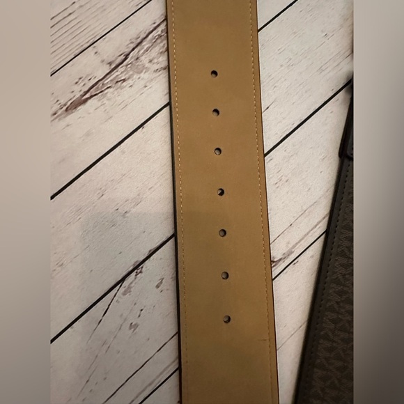 Michael Kors Women's Signature Belt - Picture 7 of 16